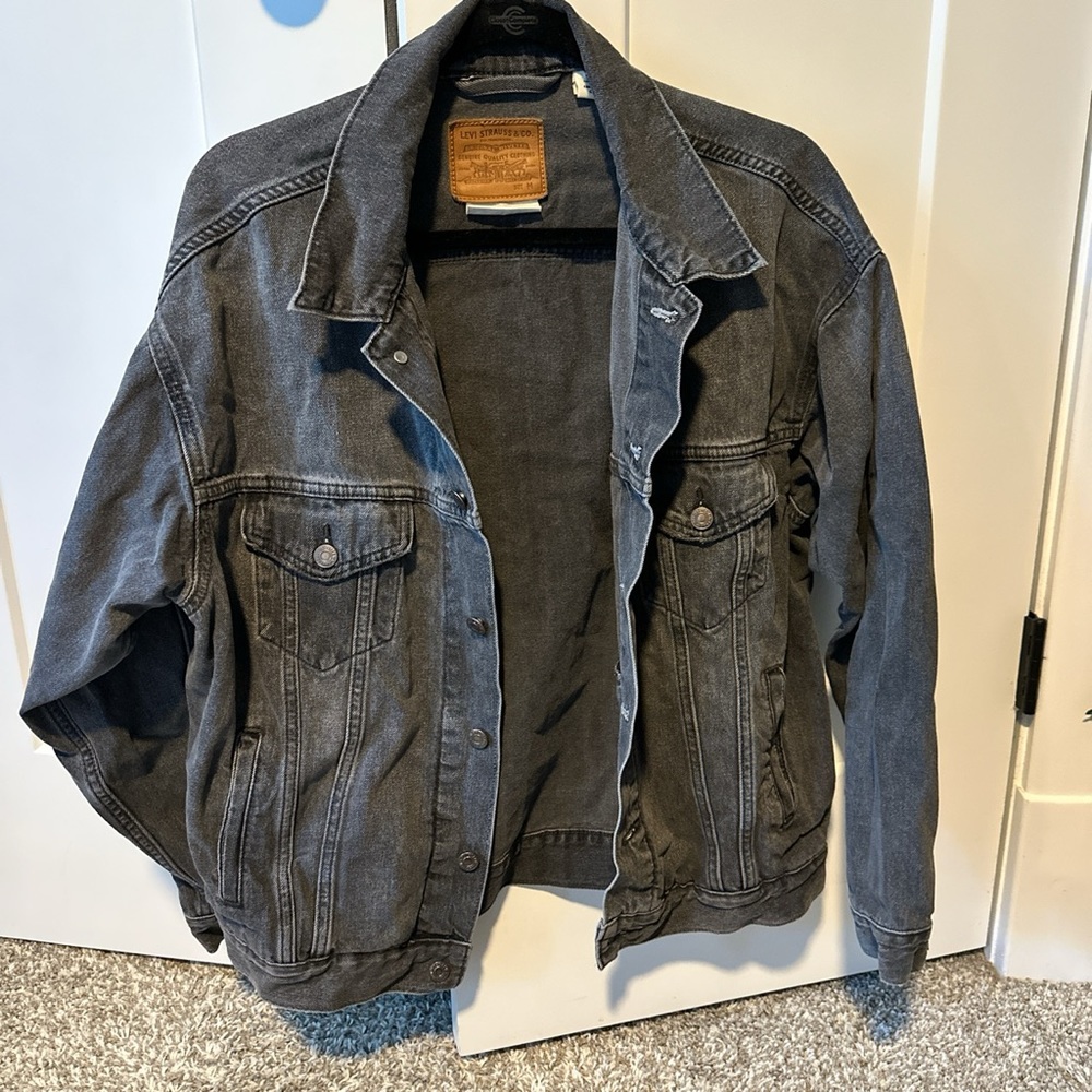 levi’s black vintage denim jacket